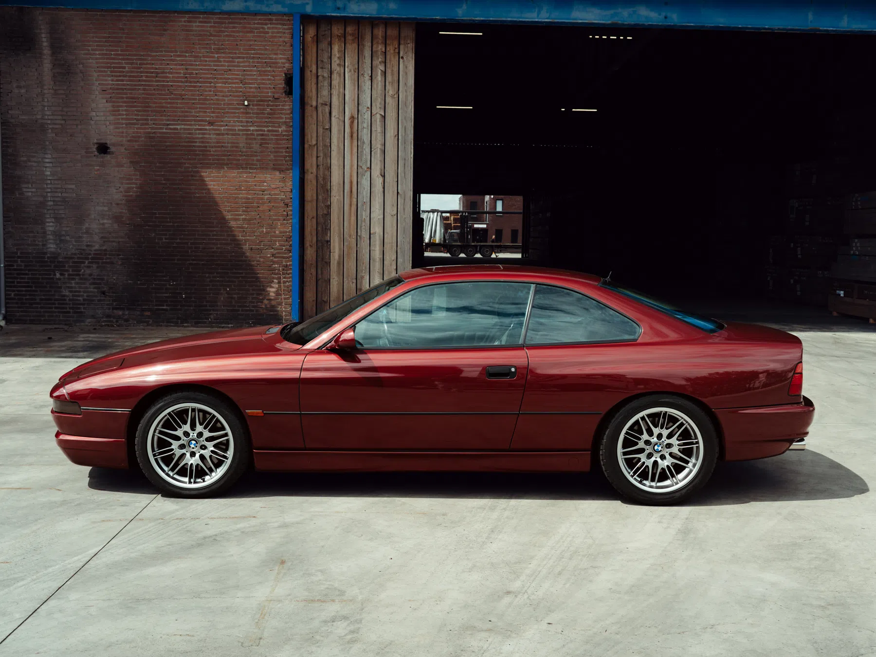 BMW 850CSi rood